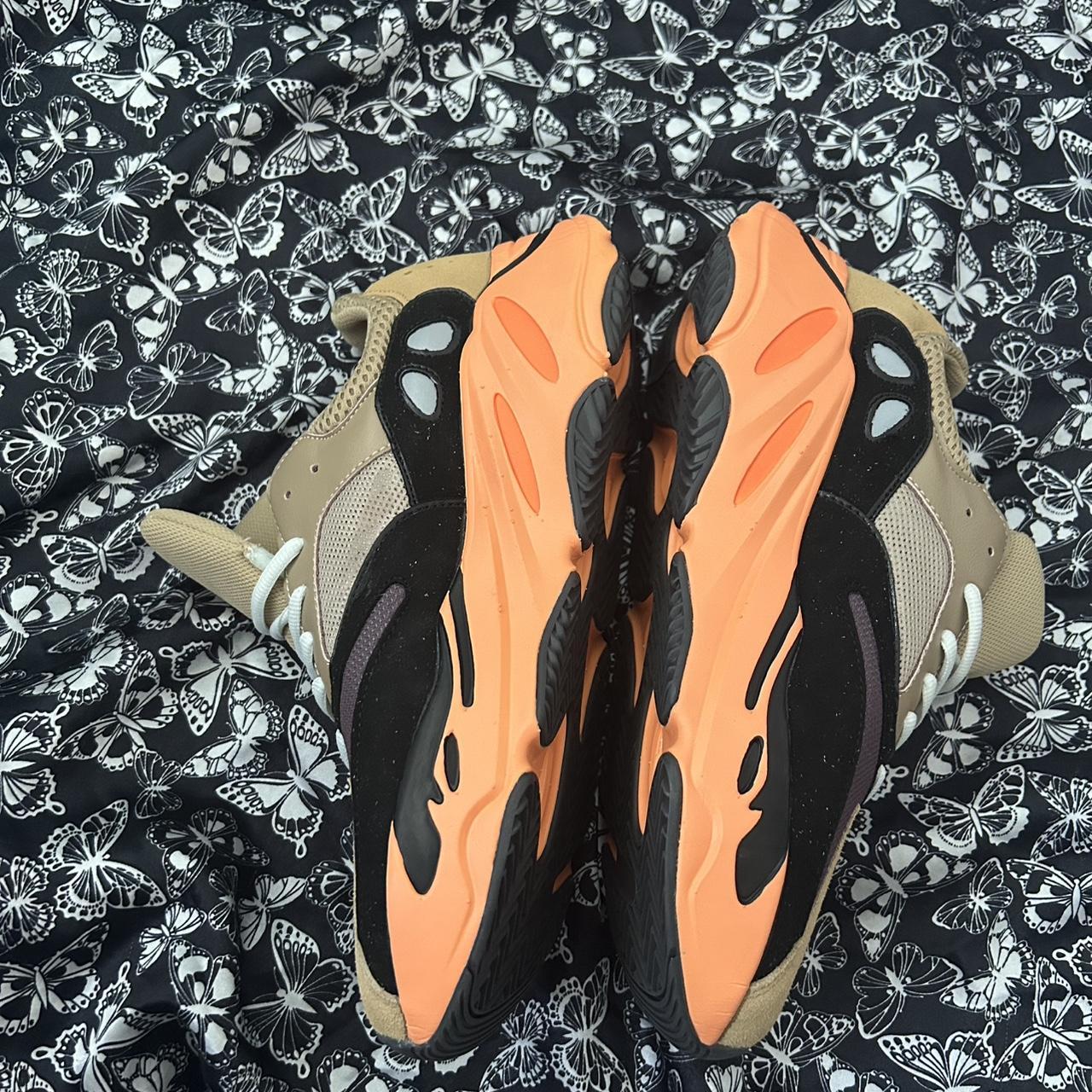 enflame amber 700 on feet