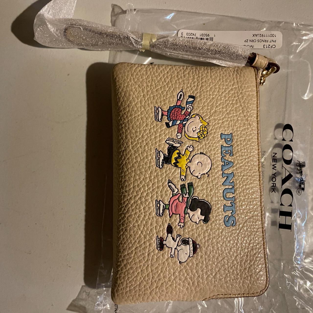 Coach X Peanuts Corner Zip deals Wristlet with snoopy and friends