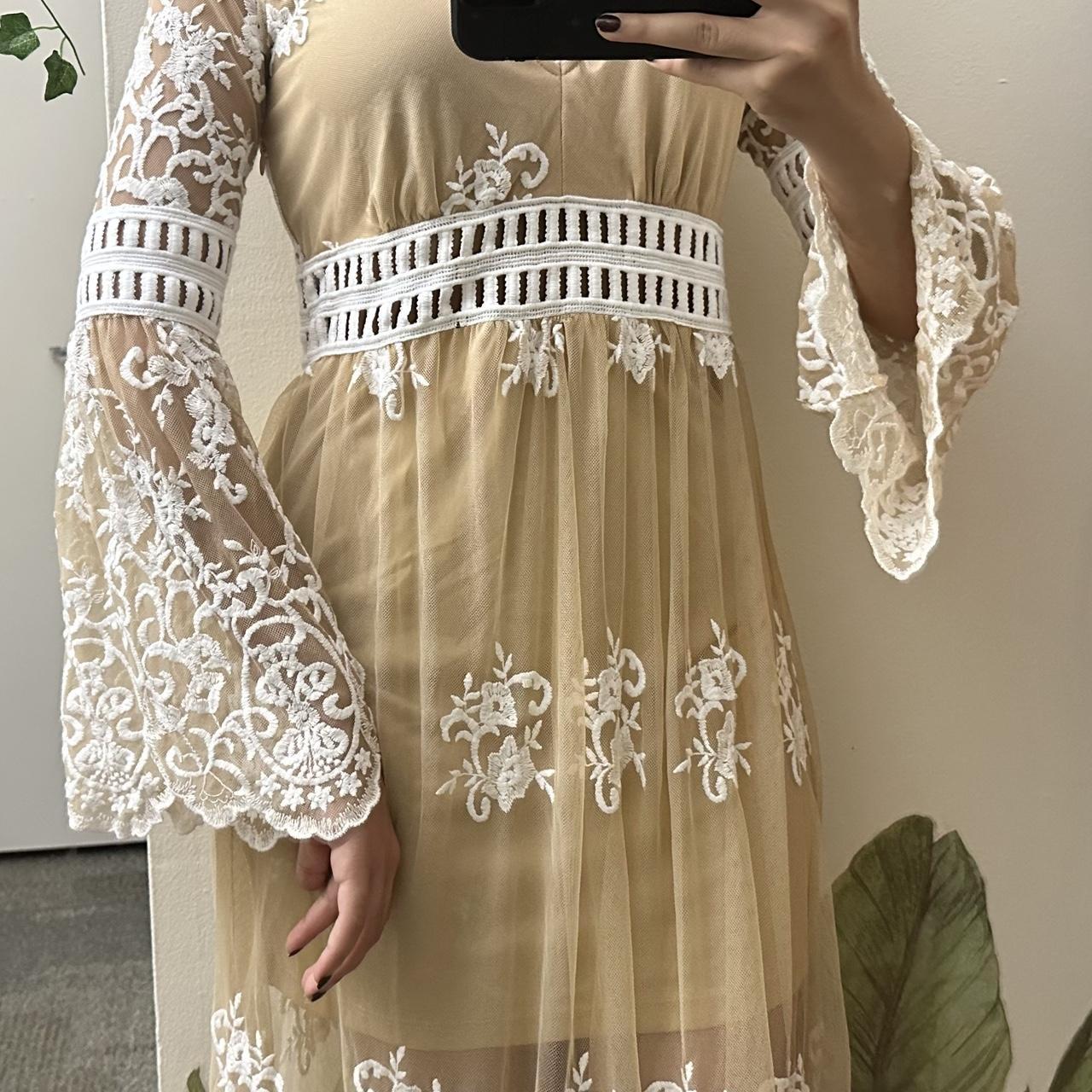 Medium cream/nude and white lace bell sleeve