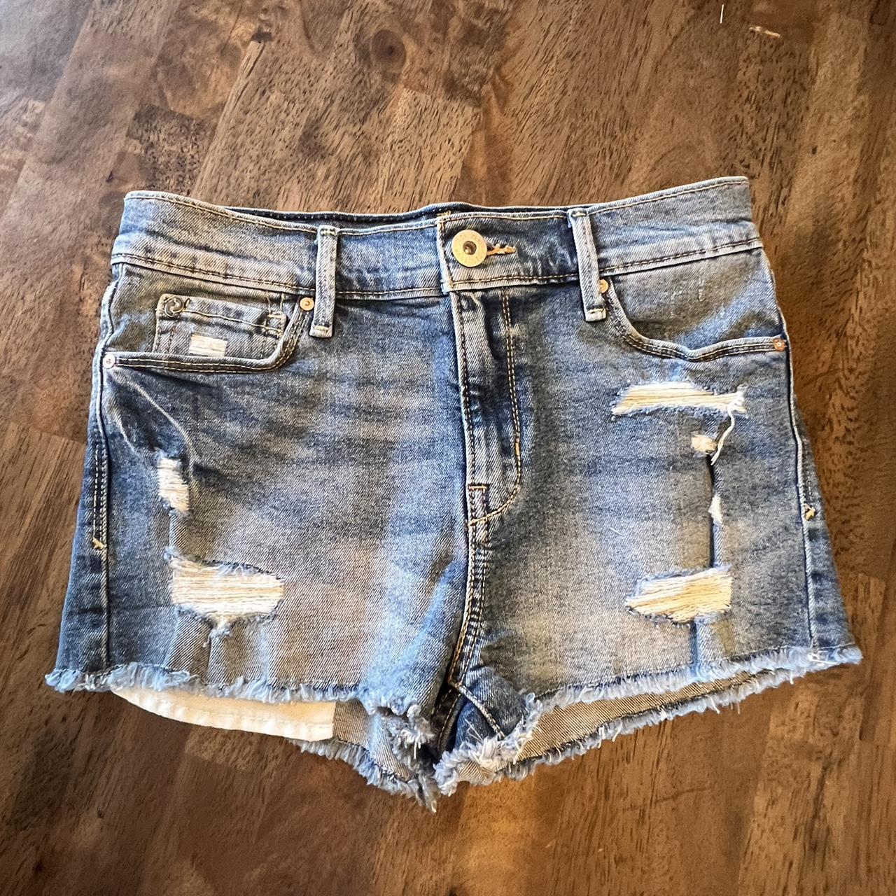 Denizen high rise cheeky Levi s Jean shorts size 26. Depop