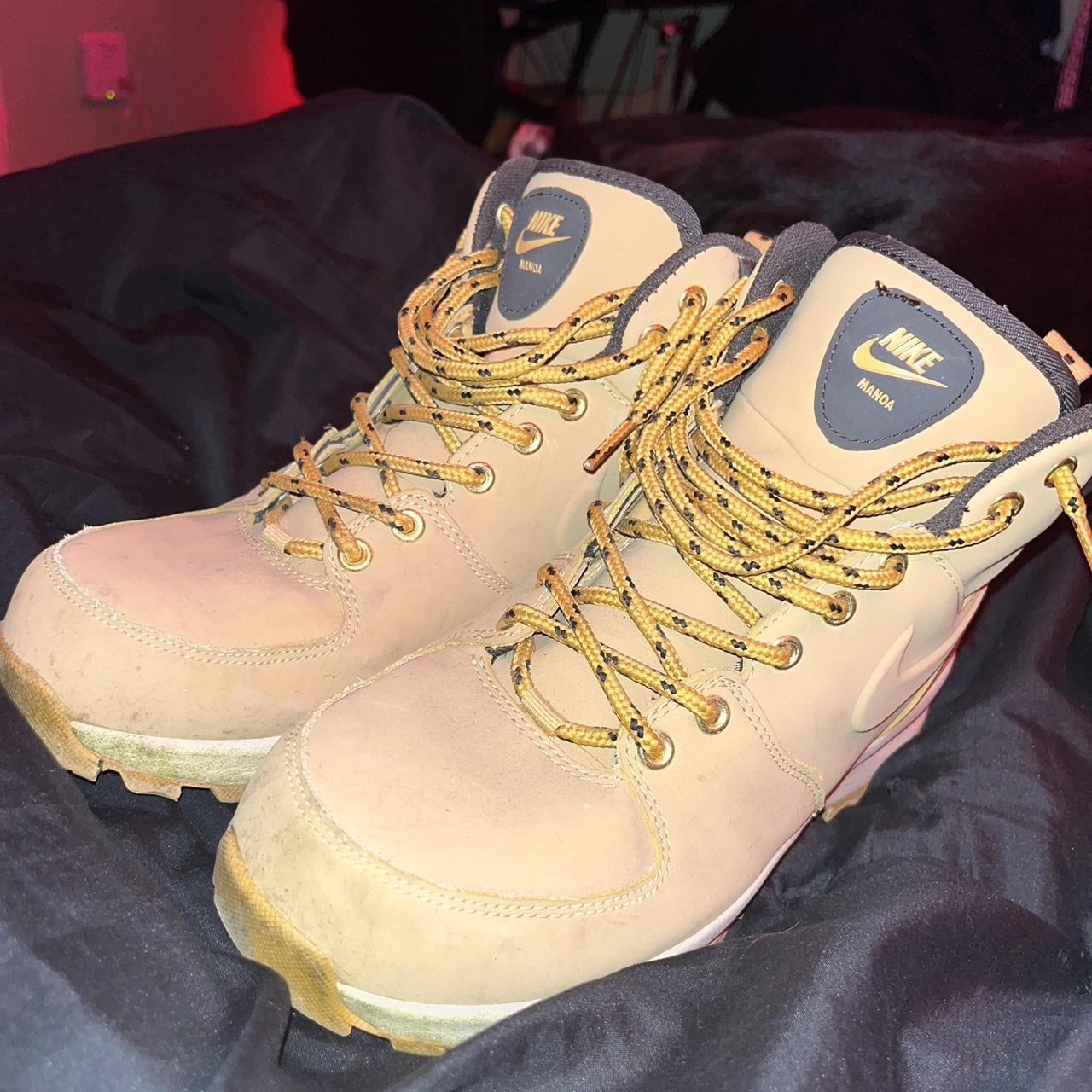 tan nike boots womens