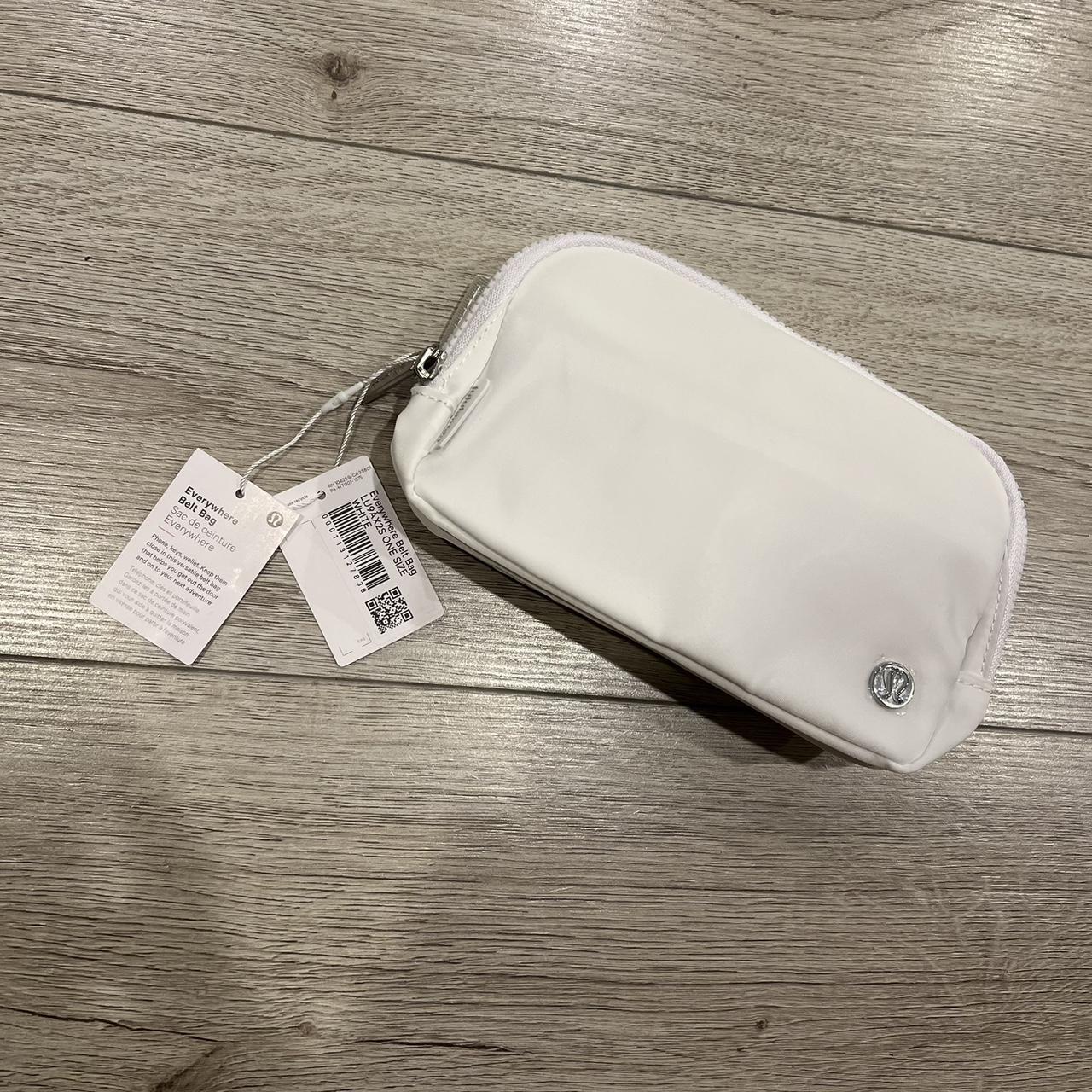 Lululemon Everywhere Belt Bag NWT shops