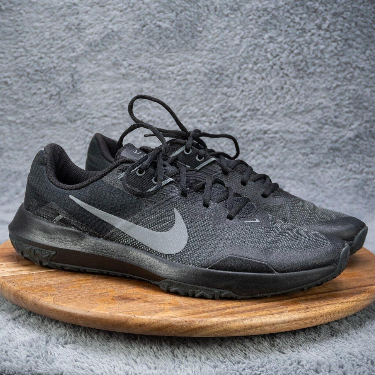 Men's varsity compete training shoe best sale