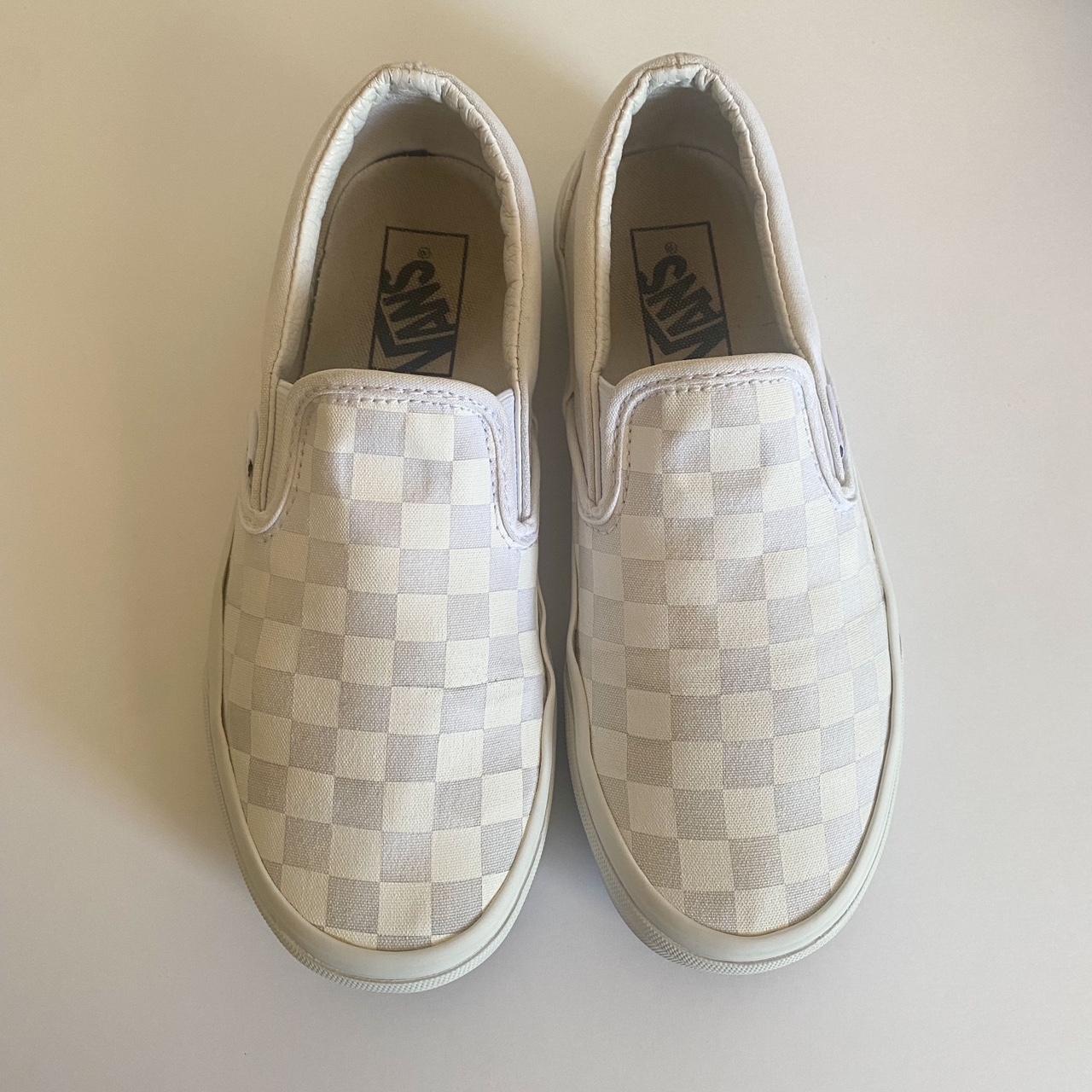 Light gray best sale checkered vans