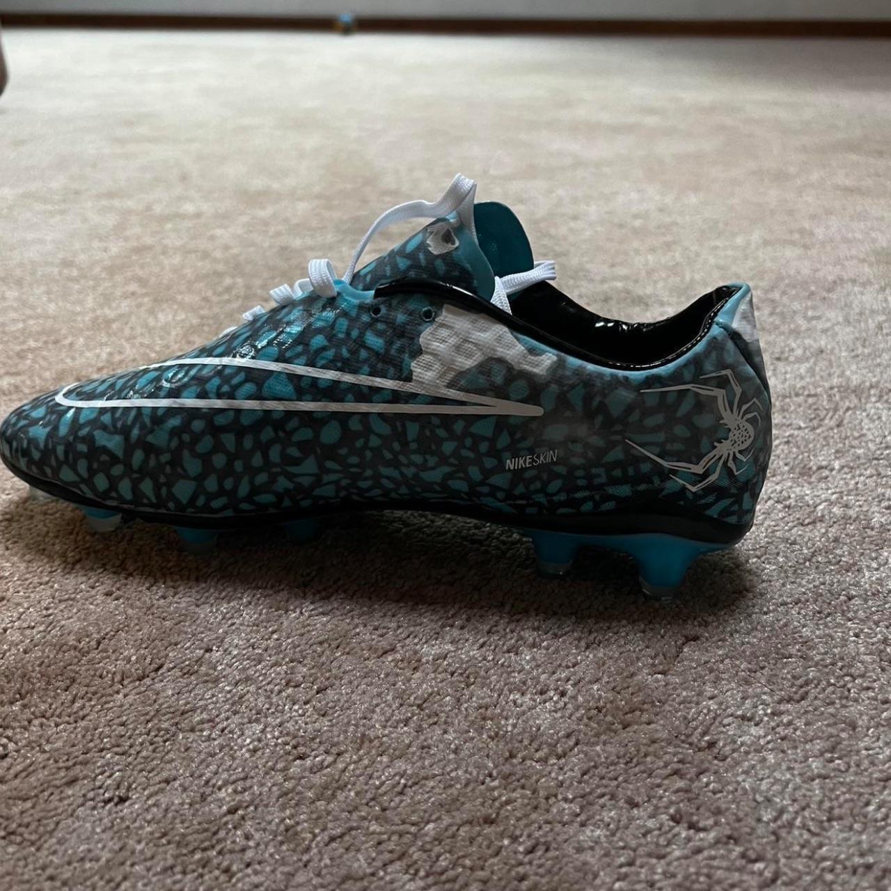 nike color changing cleats