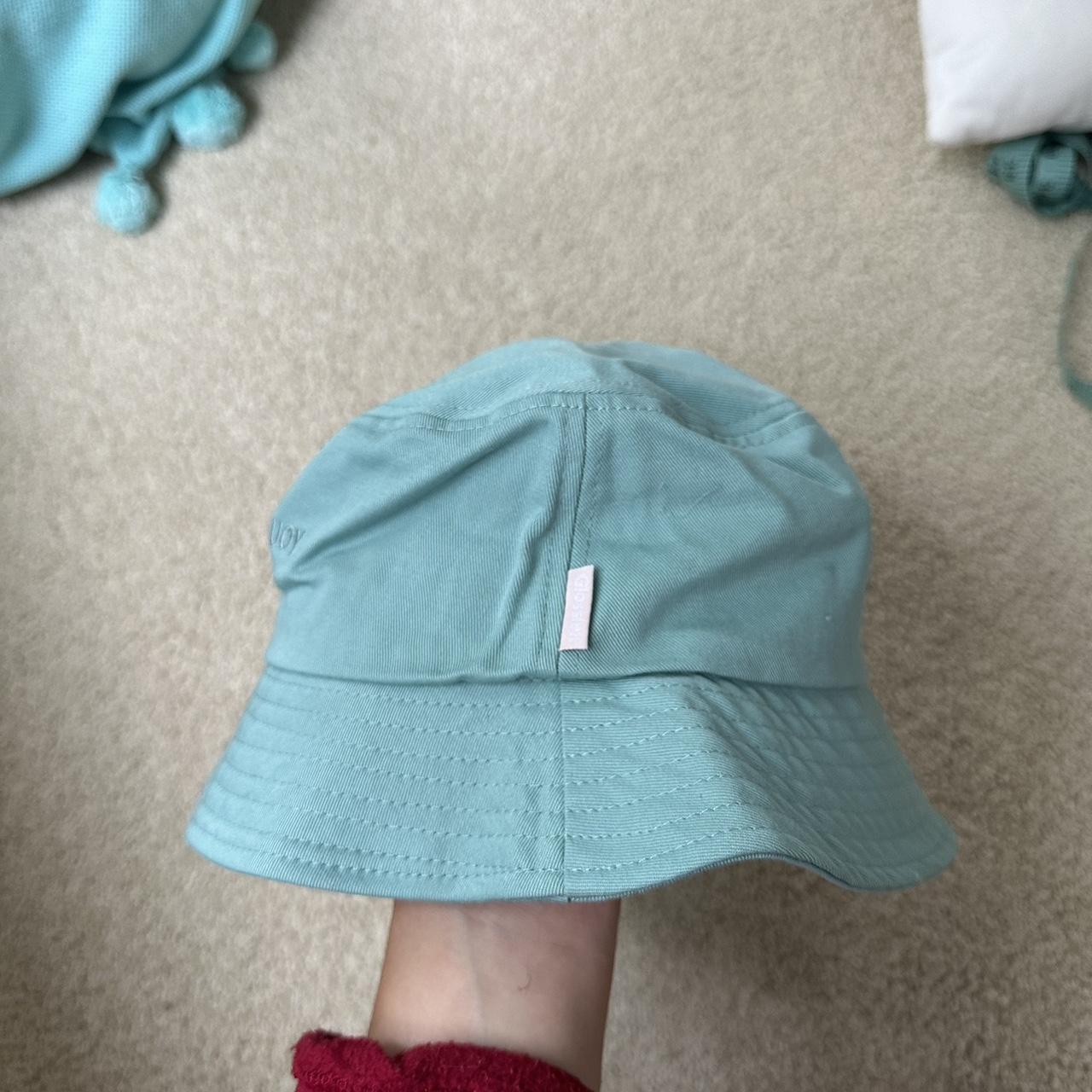 Glossier exclusive buy Bucket Hat