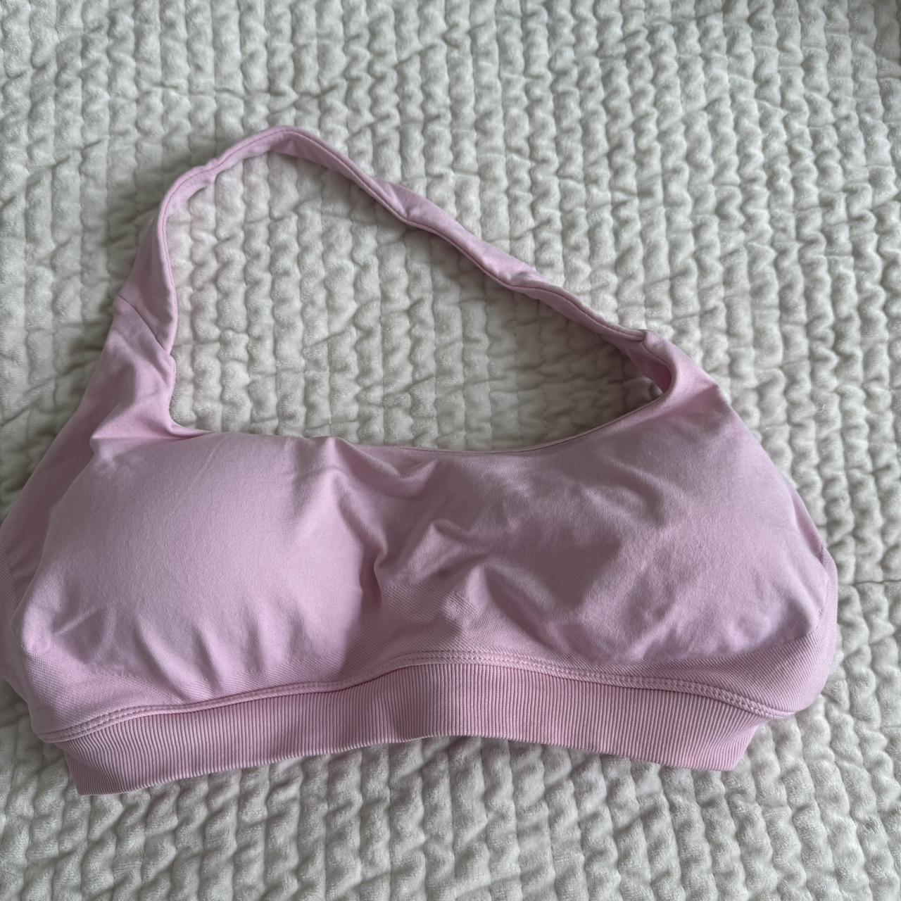 Dfyne halter neck sports bra! Only worn once to try... - Depop