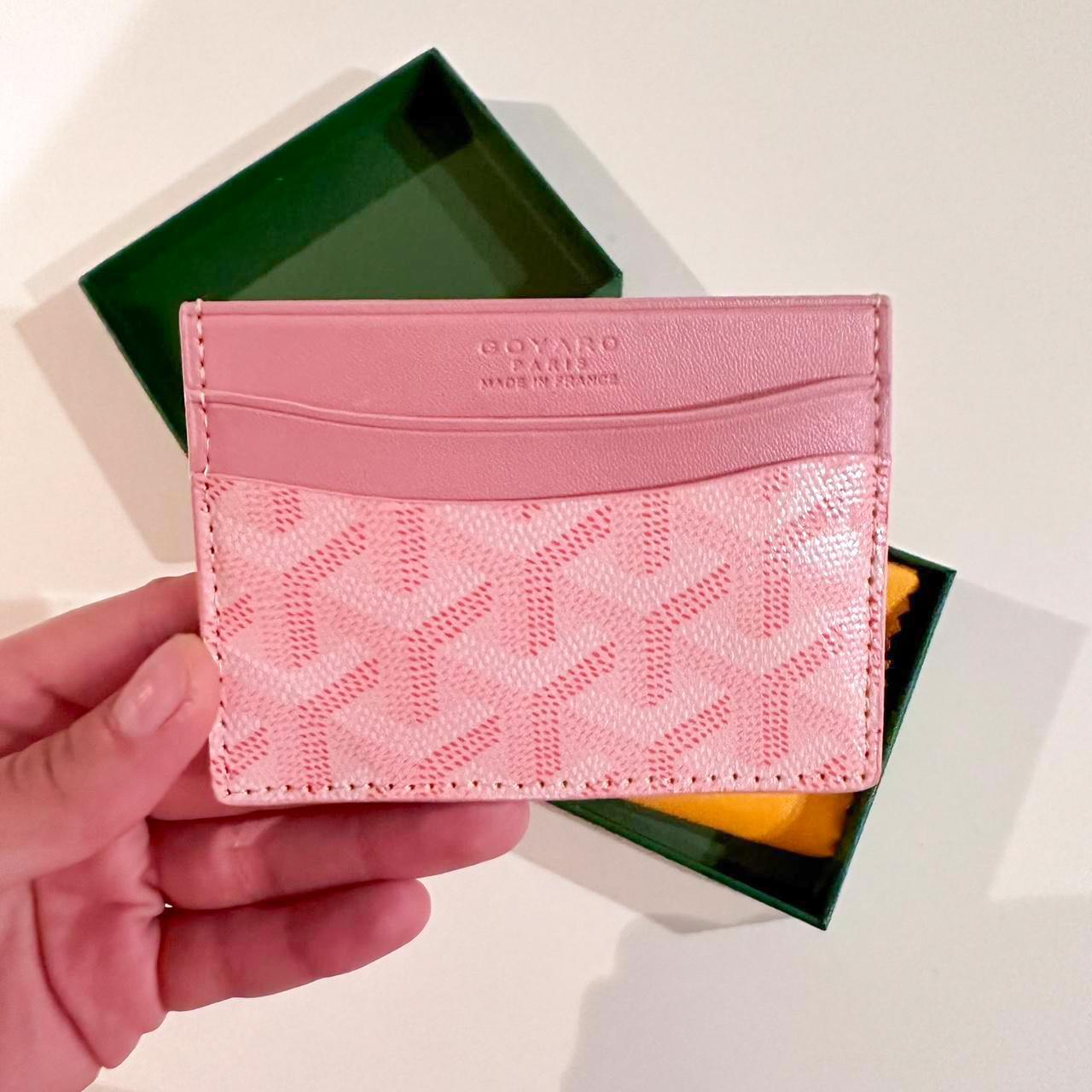 Pink goyard card outlet holder