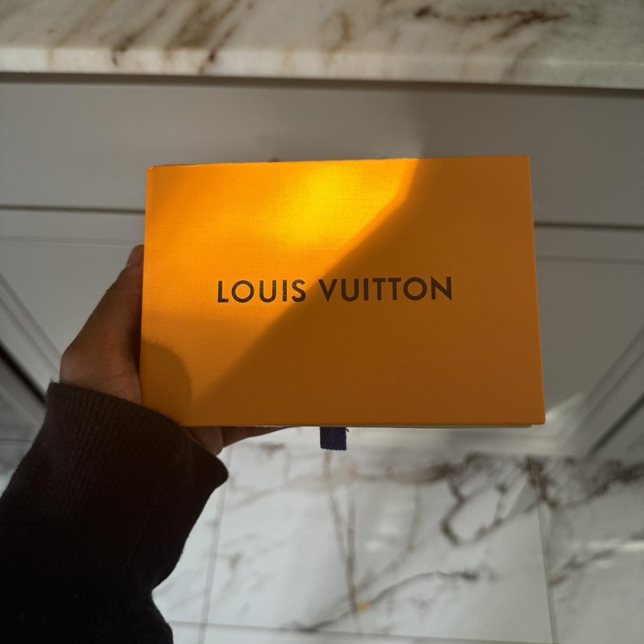 LOUIS VUITTON MEN CARD HOLDER WALLET... - Depop