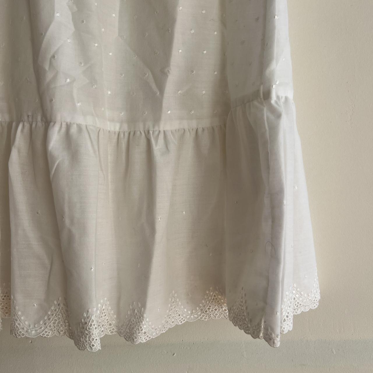 Vintage white flowy skirt with an elastic... - Depop