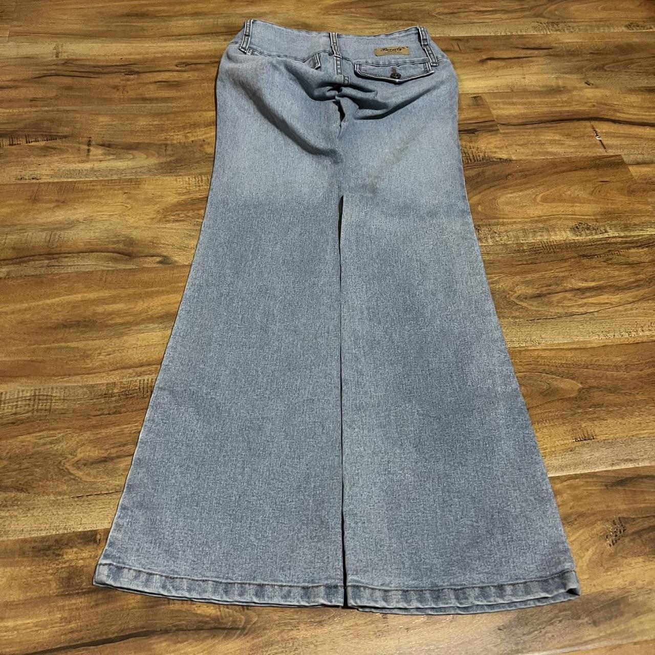 item listed by threadedbins