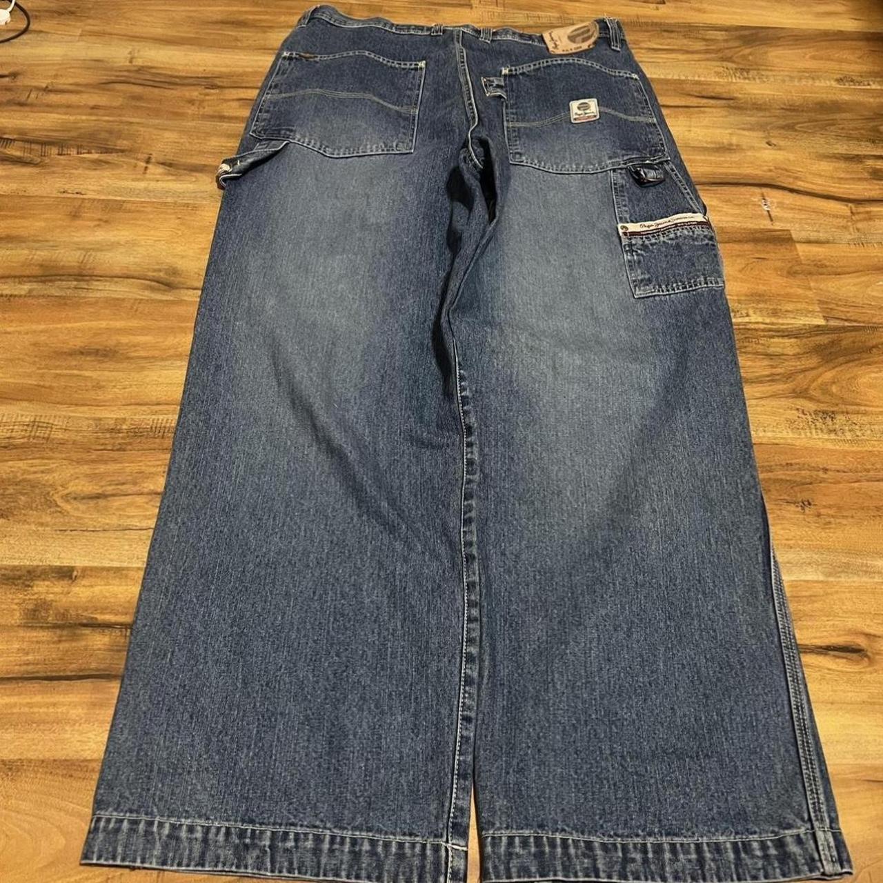 item listed by threadedbins
