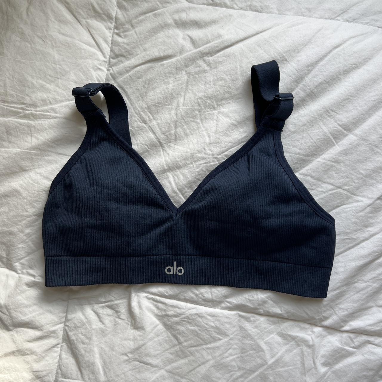 small, Alo sports bra, navy blue, took the cups - Depop
