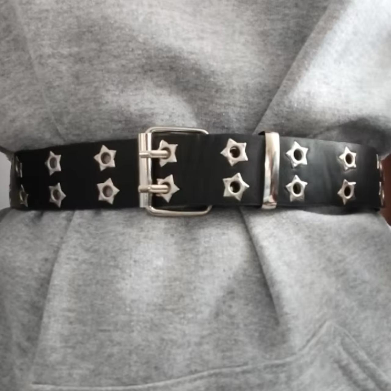 Silver chain belt with a grunge vibe - Depop