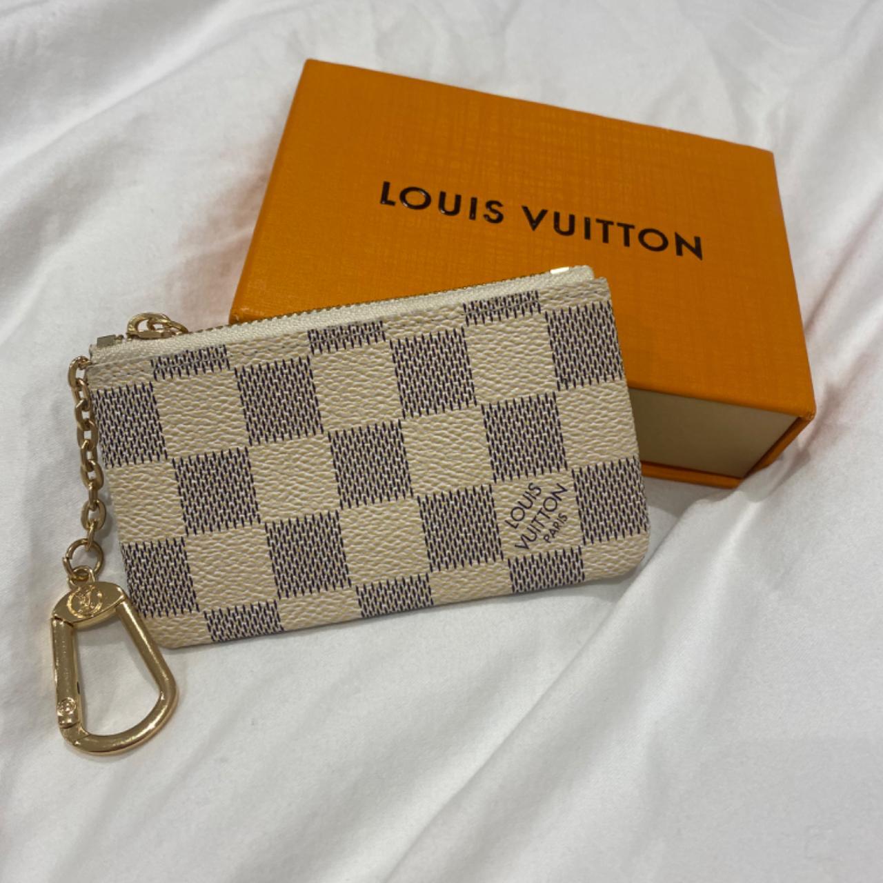 Lv coin pouch brand new in great condition with box - Depop