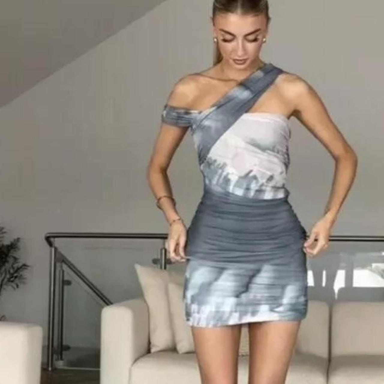 Stunning NWT ZARA mini tulle Size: Depop