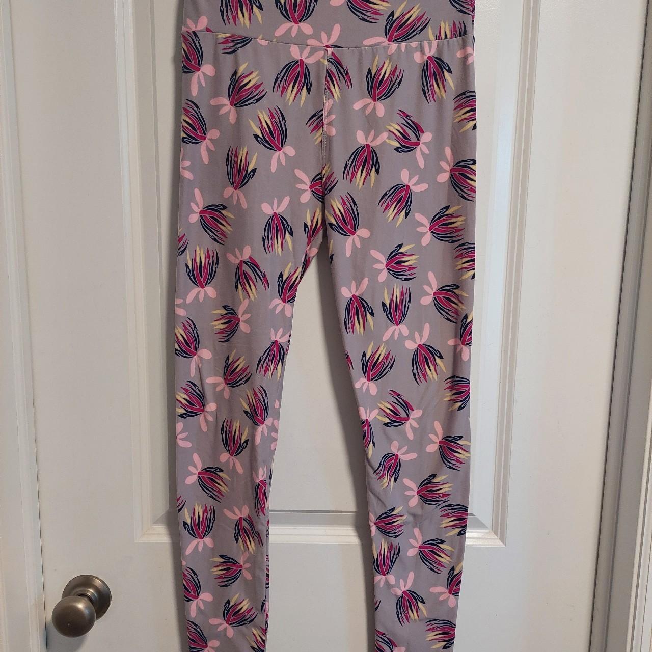 LuLaRoe Leggings OS Gray Pink Water Lily Design