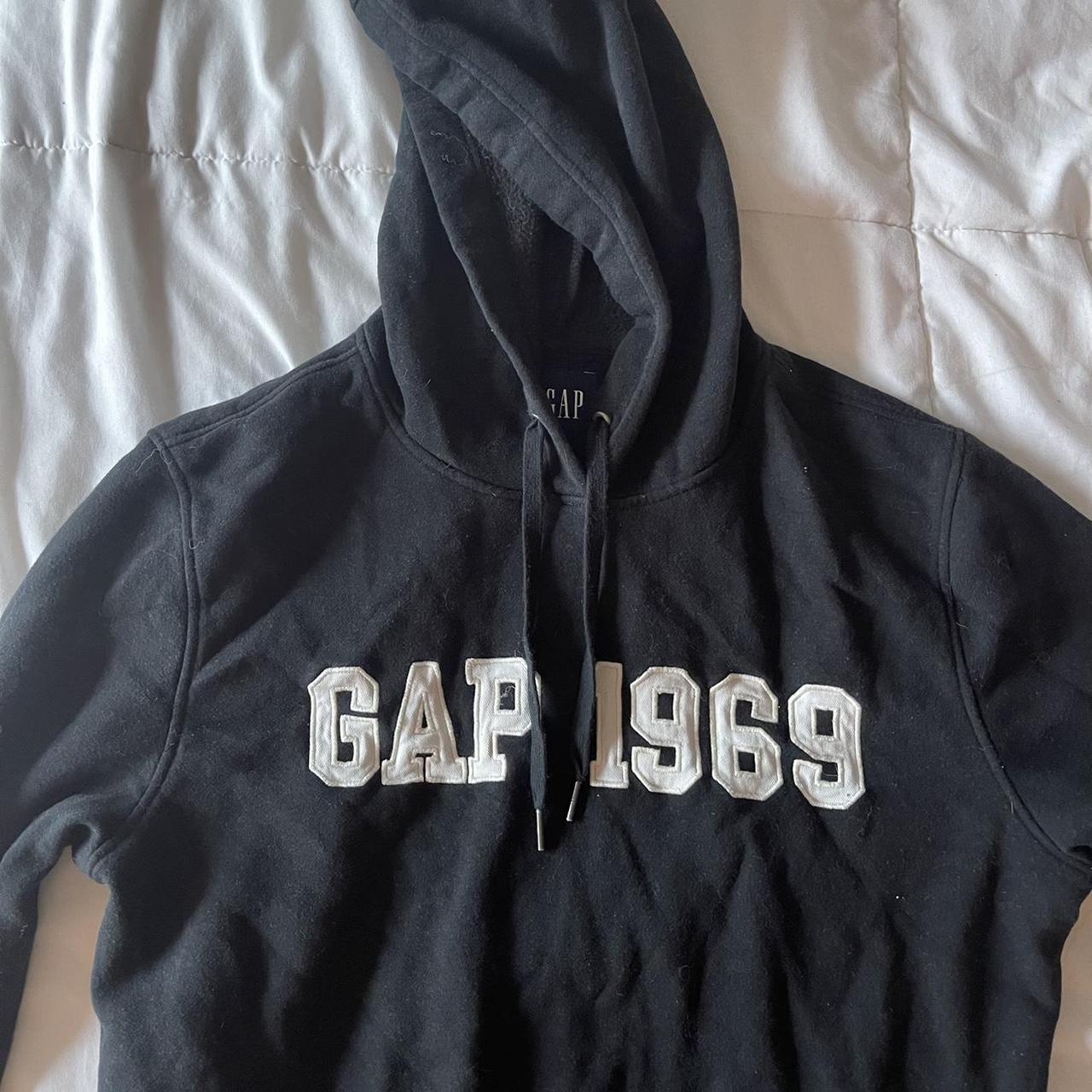 1969 black and white gap hoodie Small Depop