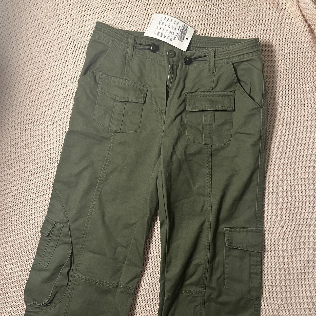 Brandy Melville Kim Cargo Pants💚 First pic is not... - Depop