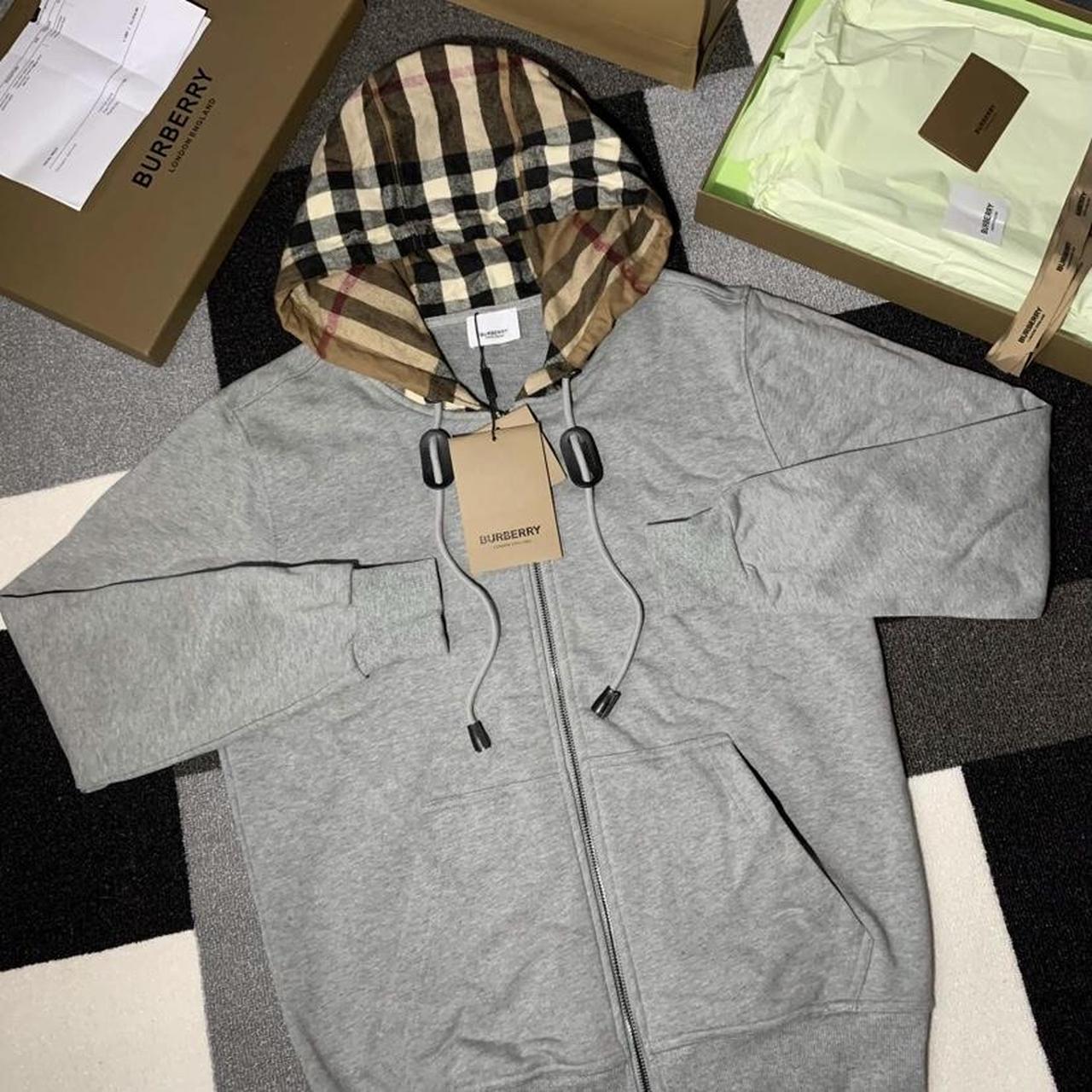 Burberry orders tracksuit grey