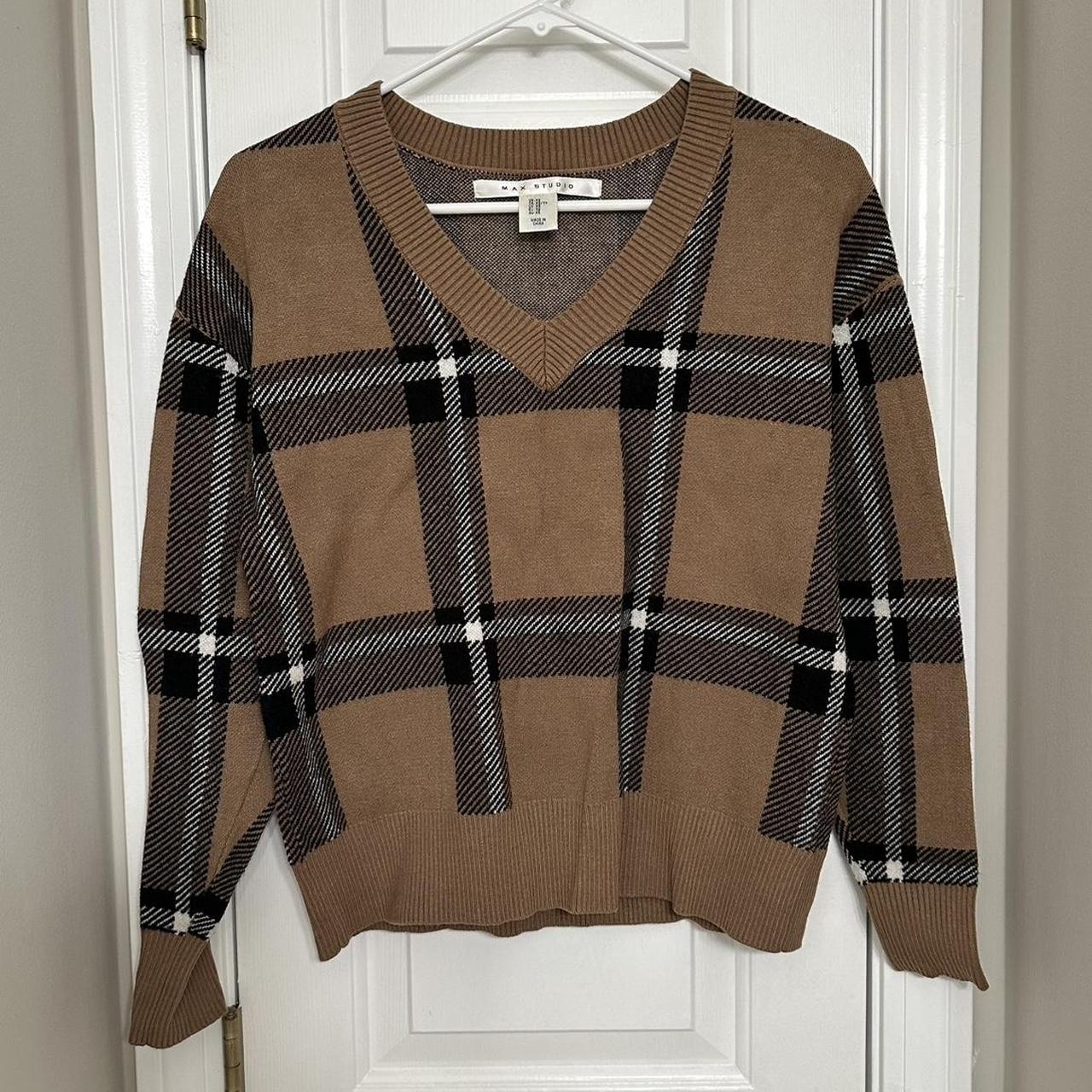 Max Studio Women's Pullover V-Neck Thick Depop