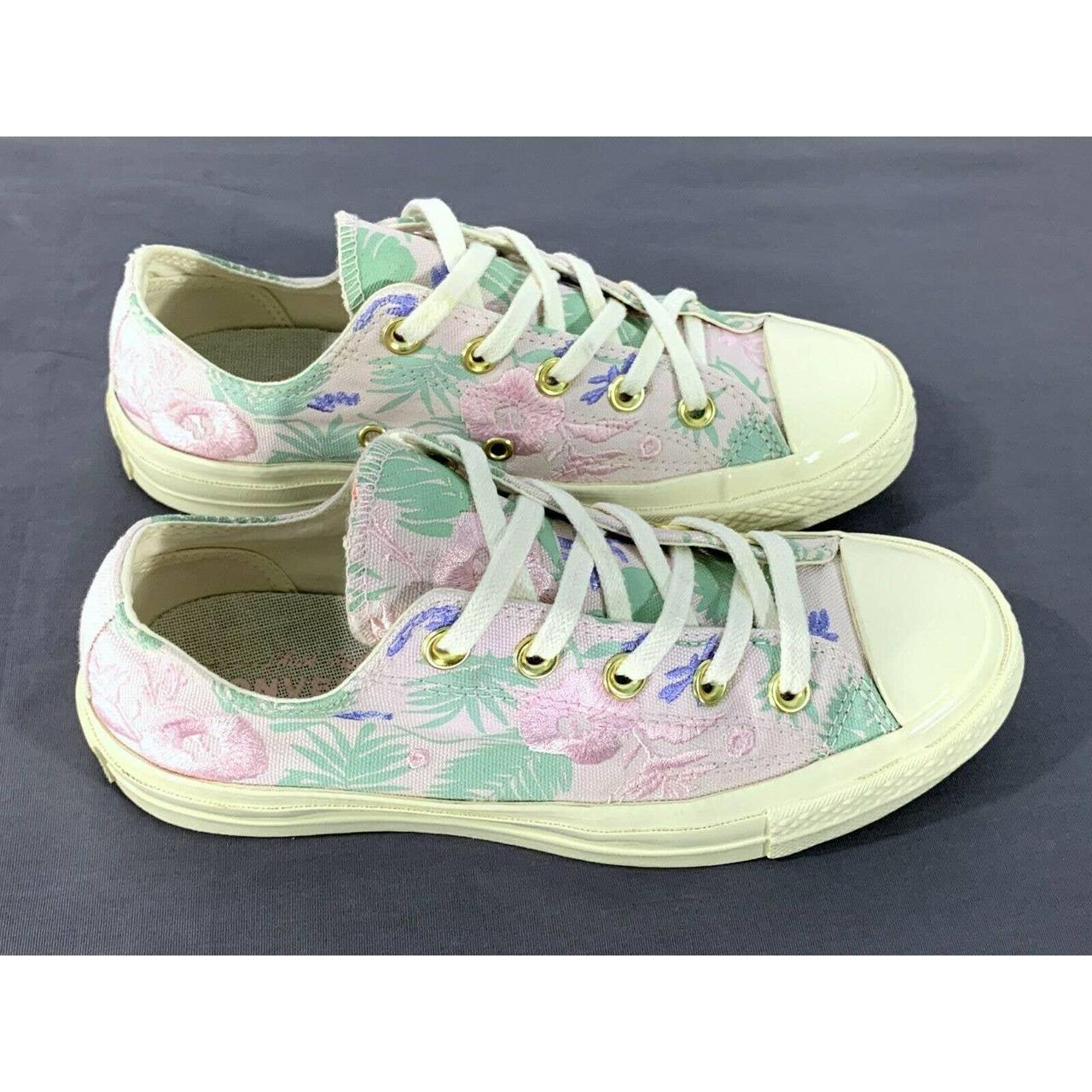 Rose print outlet converse