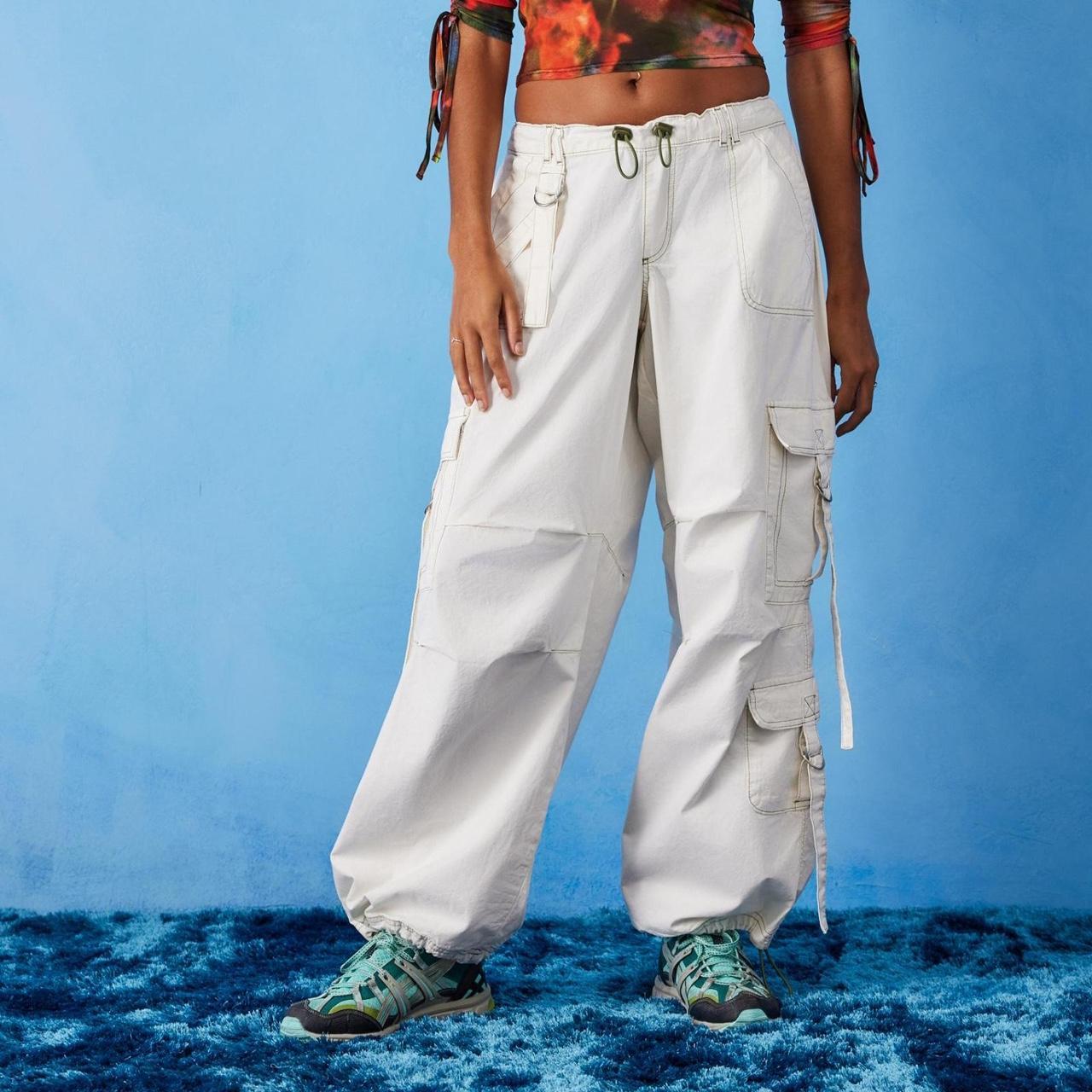 Urban Outfitters Beige Cargo Pants BDG Urban Outfitters Loose Fit