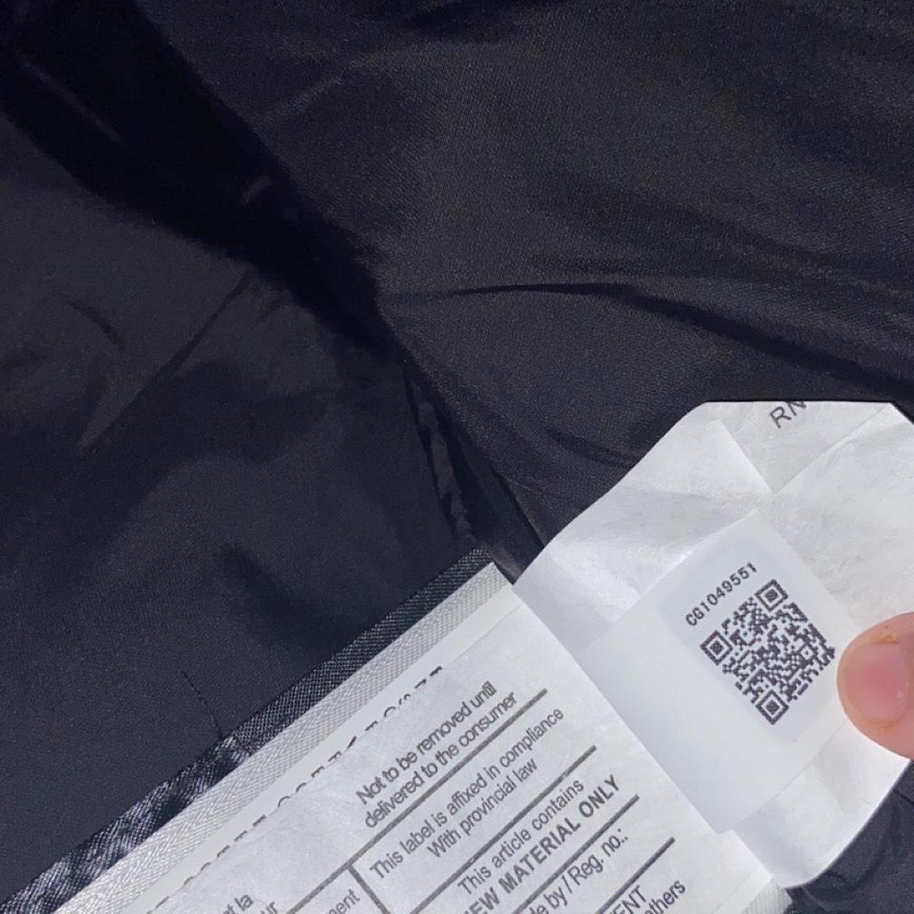 Canada goose hotsell qr code zara