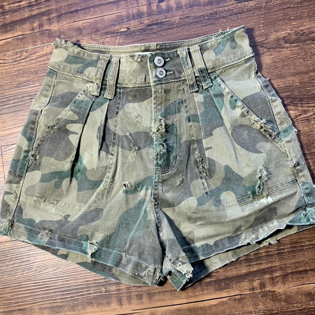 hollister camo shorts