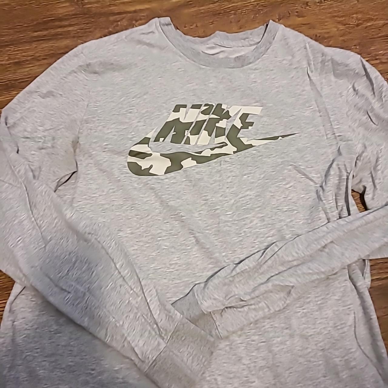 mens grey nike shirt