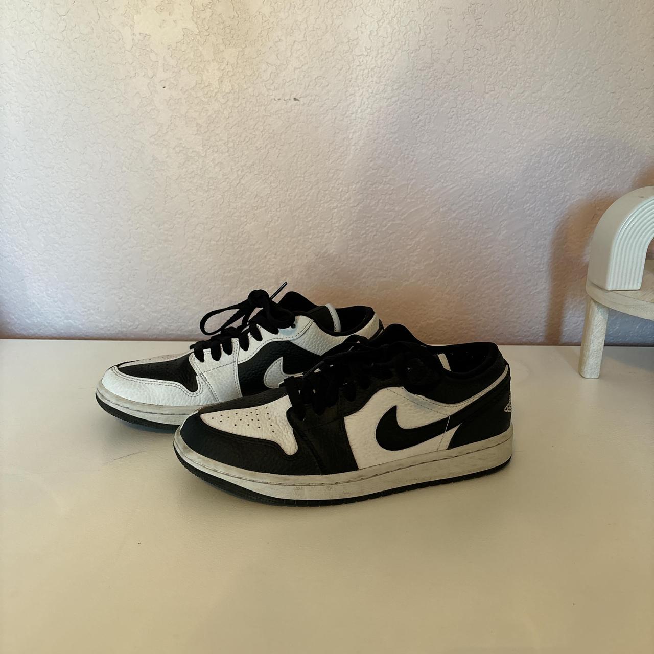 dirty white nike shoes