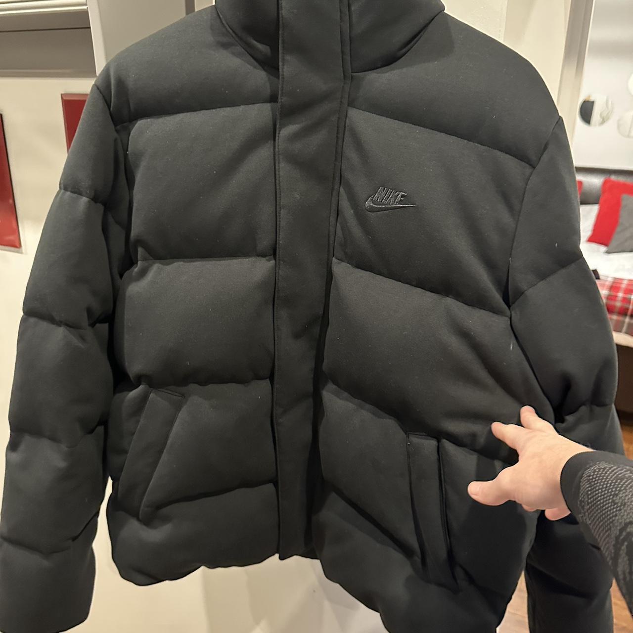 Nike Tech Fleece Puffer Jacket in Black size