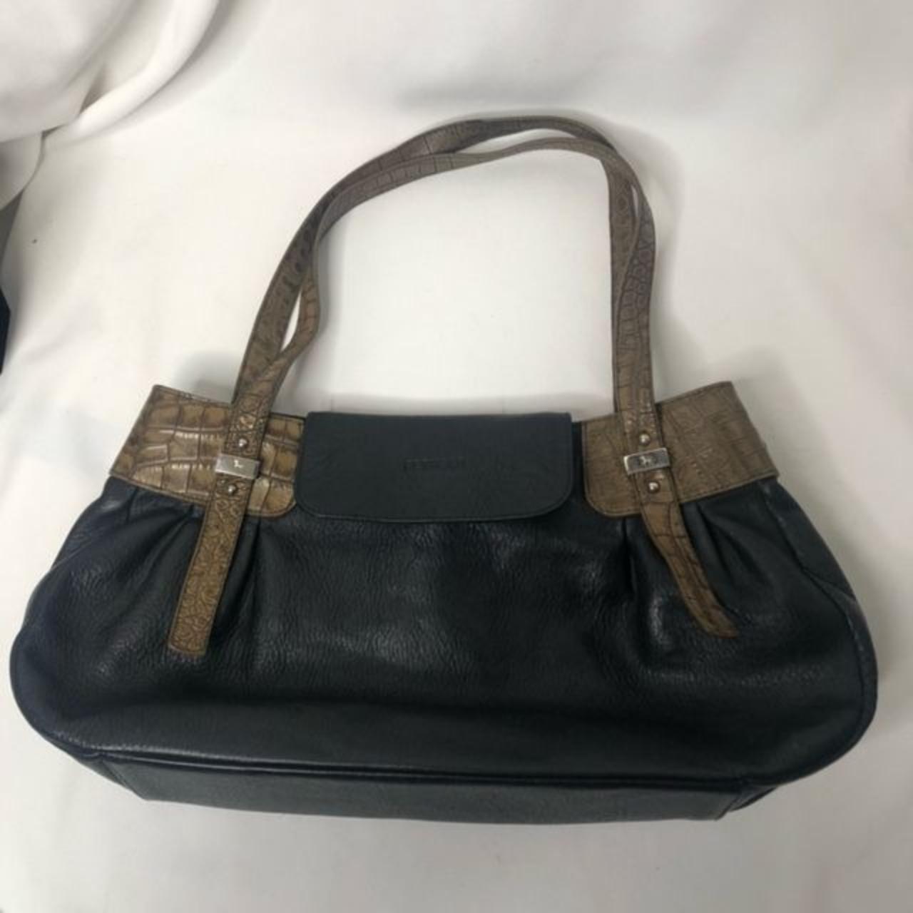 A Petusco leather handbag from Spain, exuding beauty... - Depop