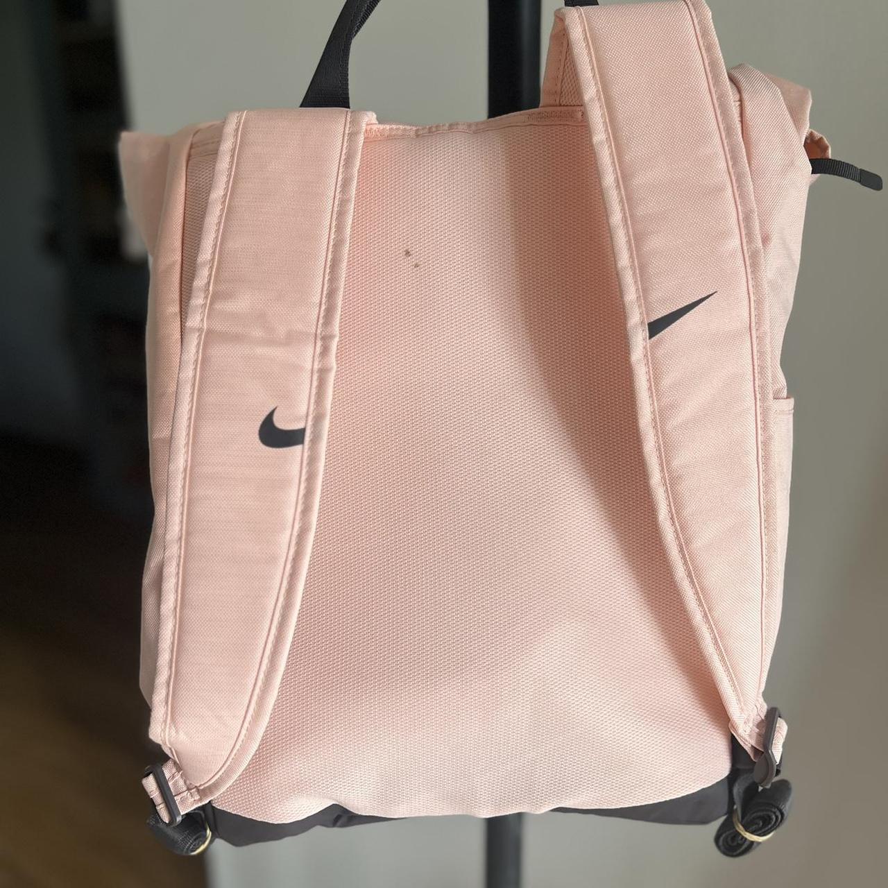 Nike radiate rucksack rosa best sale