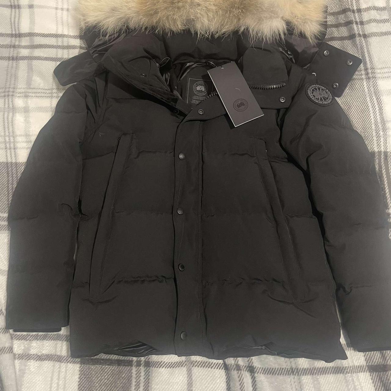 Canada goose Wyndham Black Badge - Depop