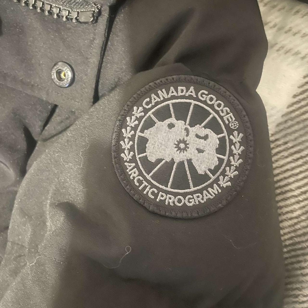 Canada goose Wyndham Black Badge - Depop