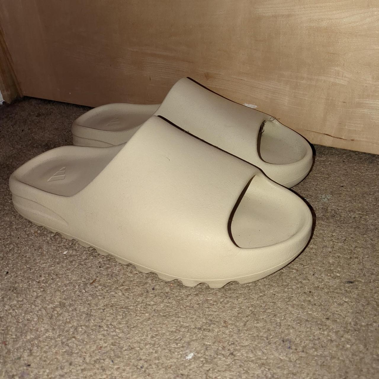 yeezy knock off slides walmart