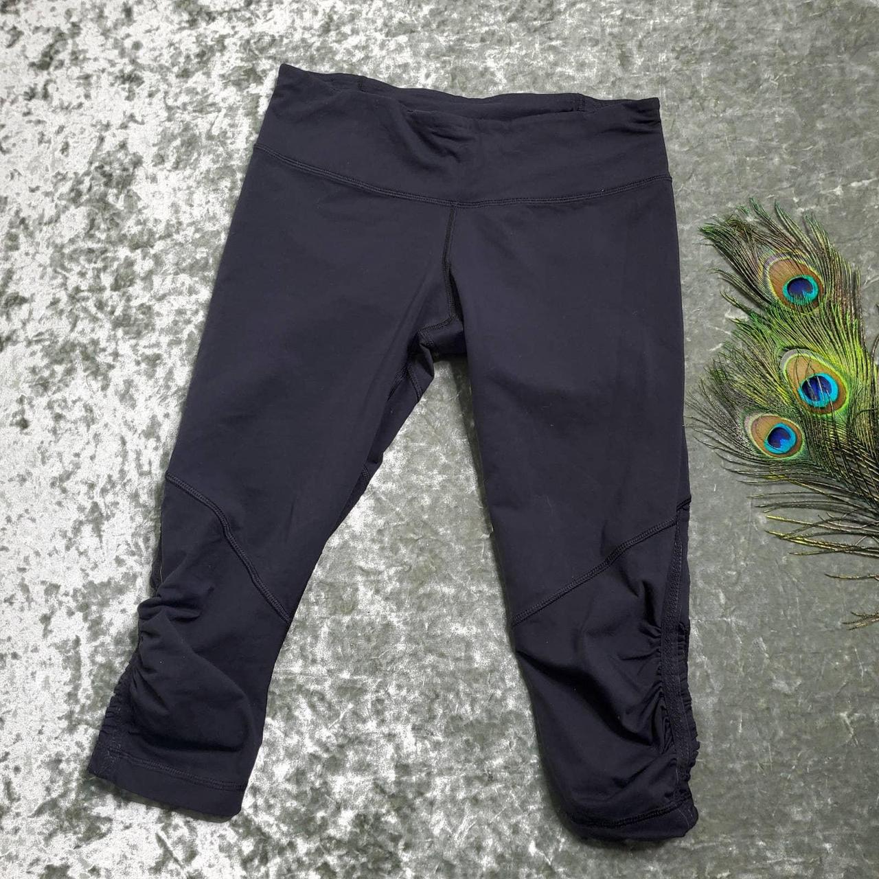 ON SALE!! Size 2 lululemon crop leggings! Has pocket - Depop