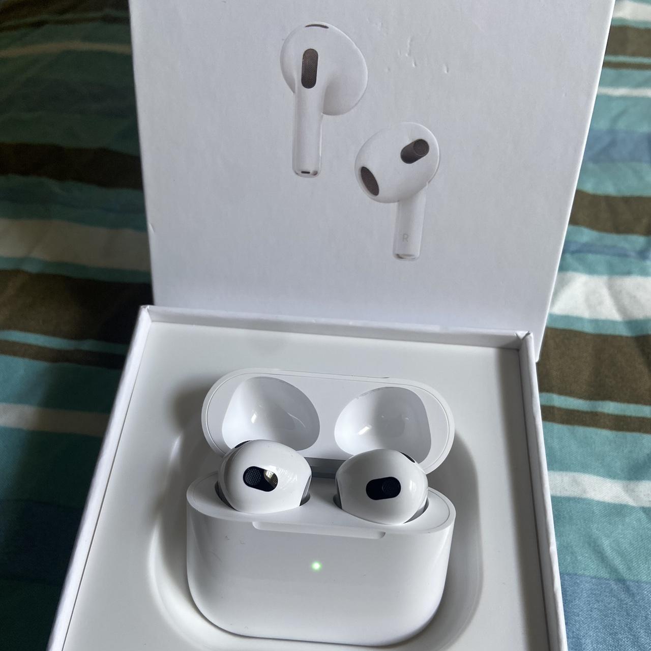 Air pod 2+1 Air pod 3 - Depop