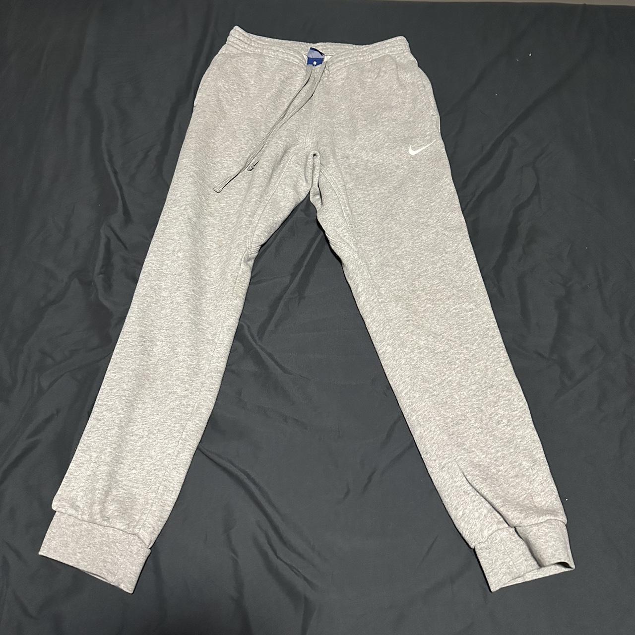 Grey on sale nike sweatpants