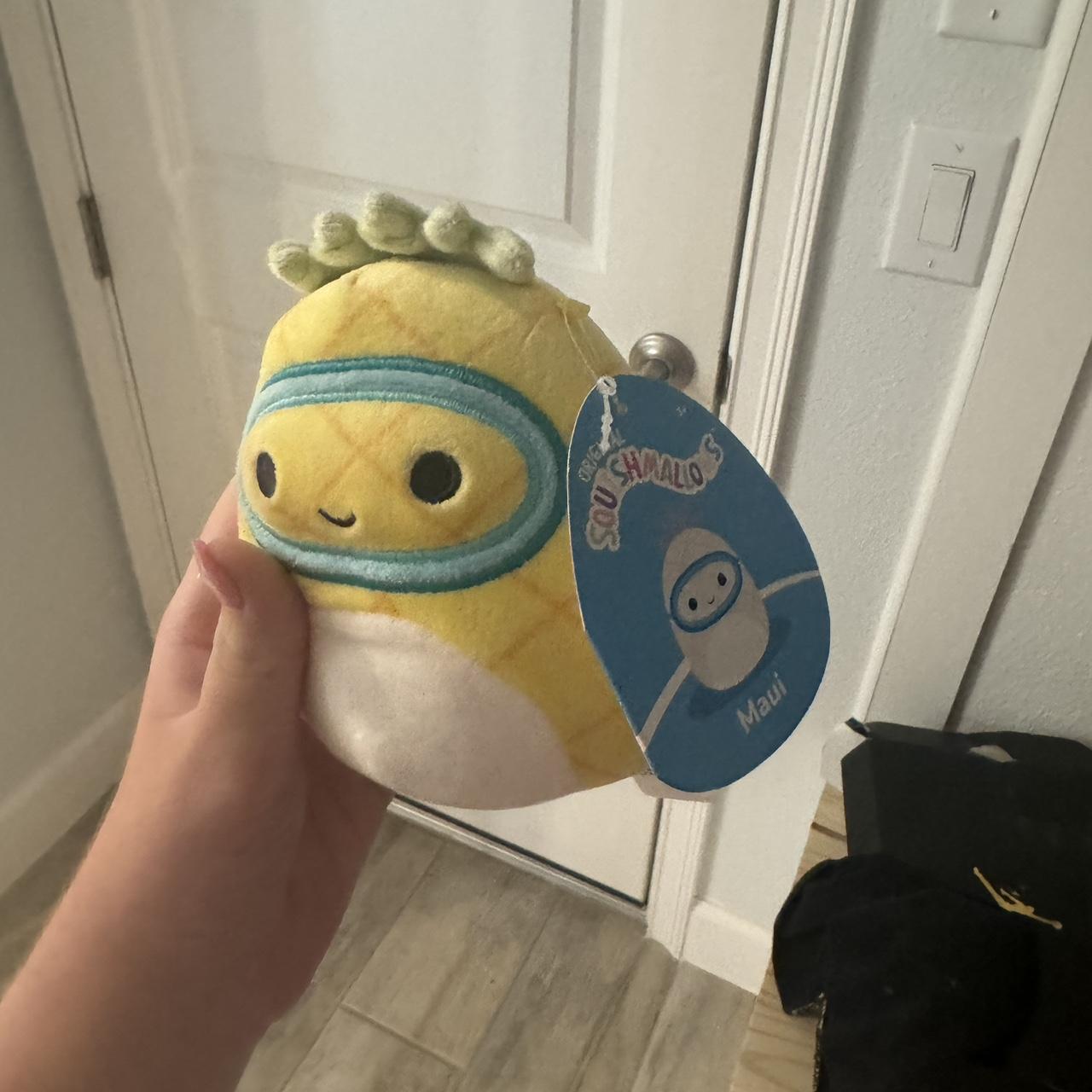 stuffed animal mamegoma seal bee