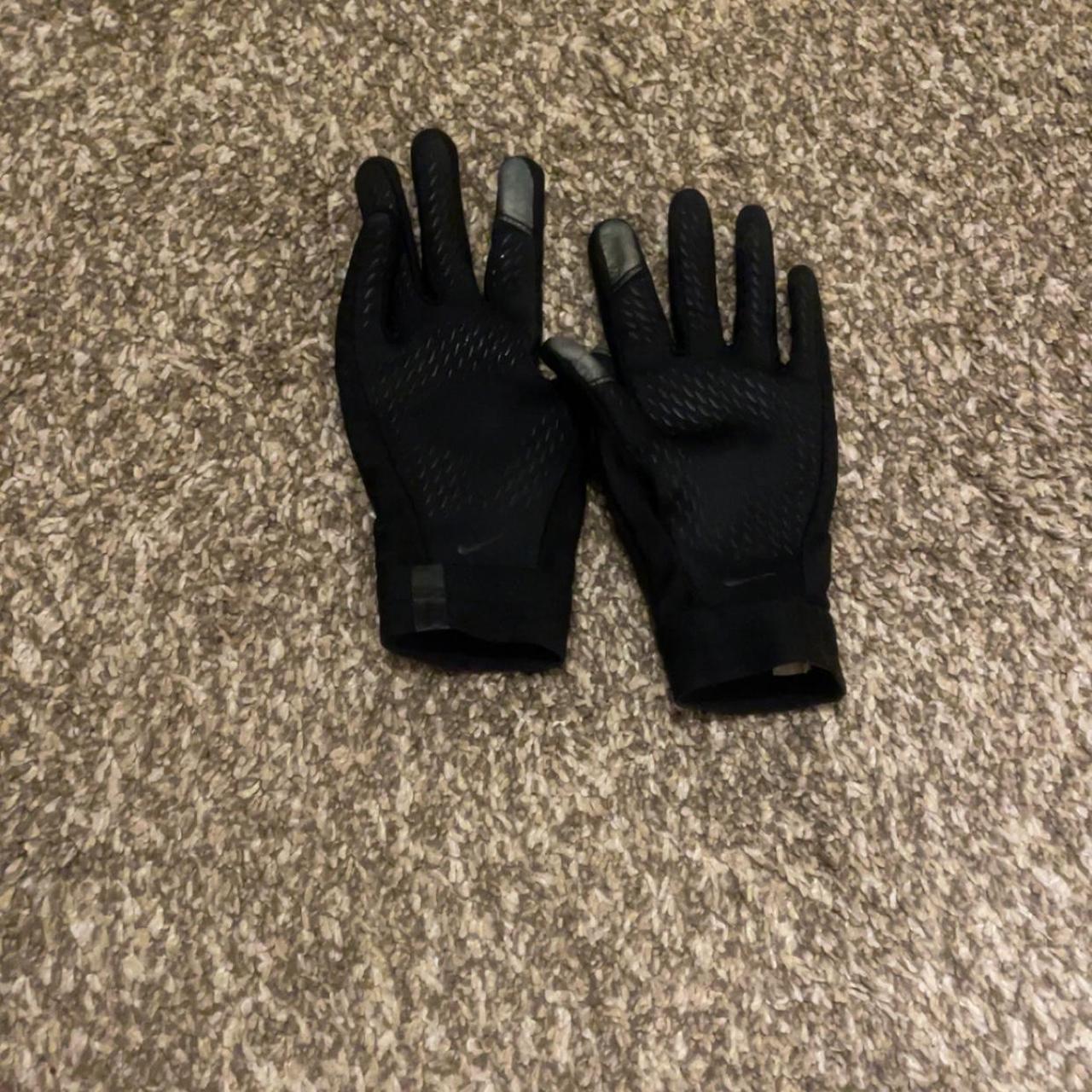 hyperwarm gloves nike