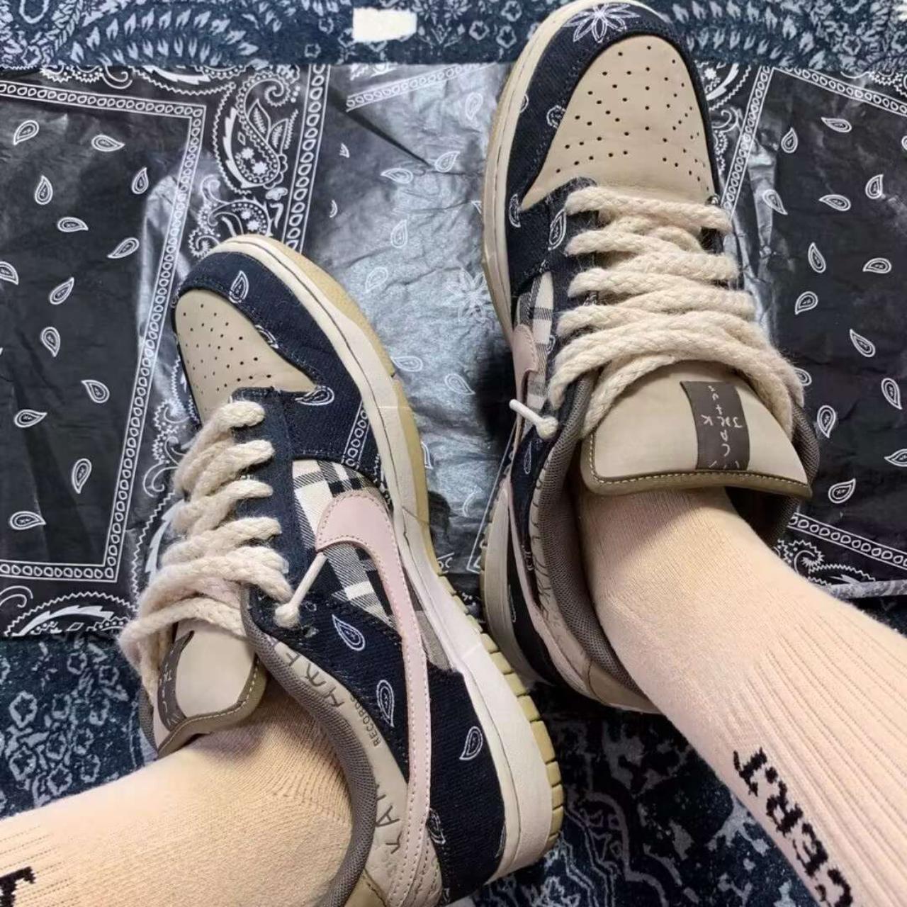 Travis Scott x Nike Dunk SB Low, - Main Image