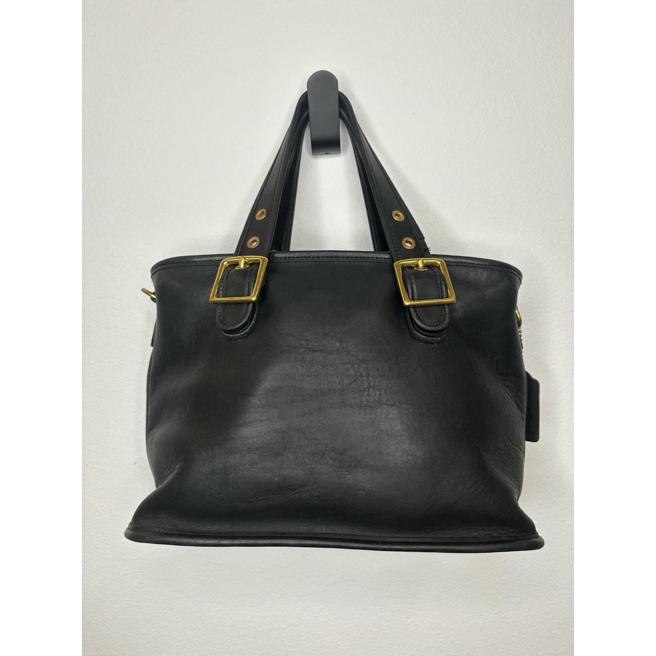coach バッグe05q-8k10 COACH E05Q 8K10 Coach Hobo Signature Purse | Depop