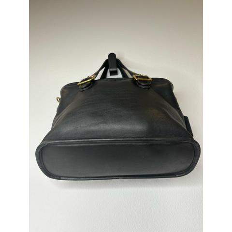 COACH E05Q 8K10 Coach Hobo Signature Purse | Depop