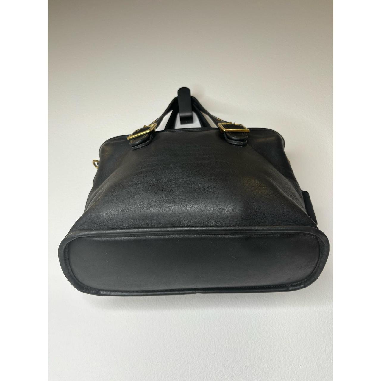 coach バッグe05q-8k10 COACH E05Q 8K10 Coach Hobo Signature Purse | Depop
