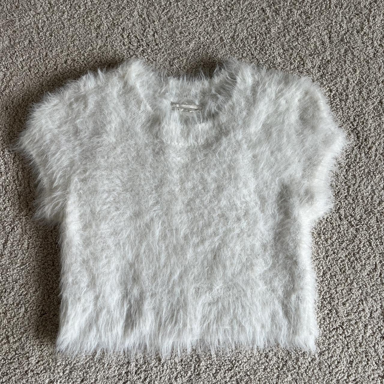 Cropped white fuzzy shirt! - Depop