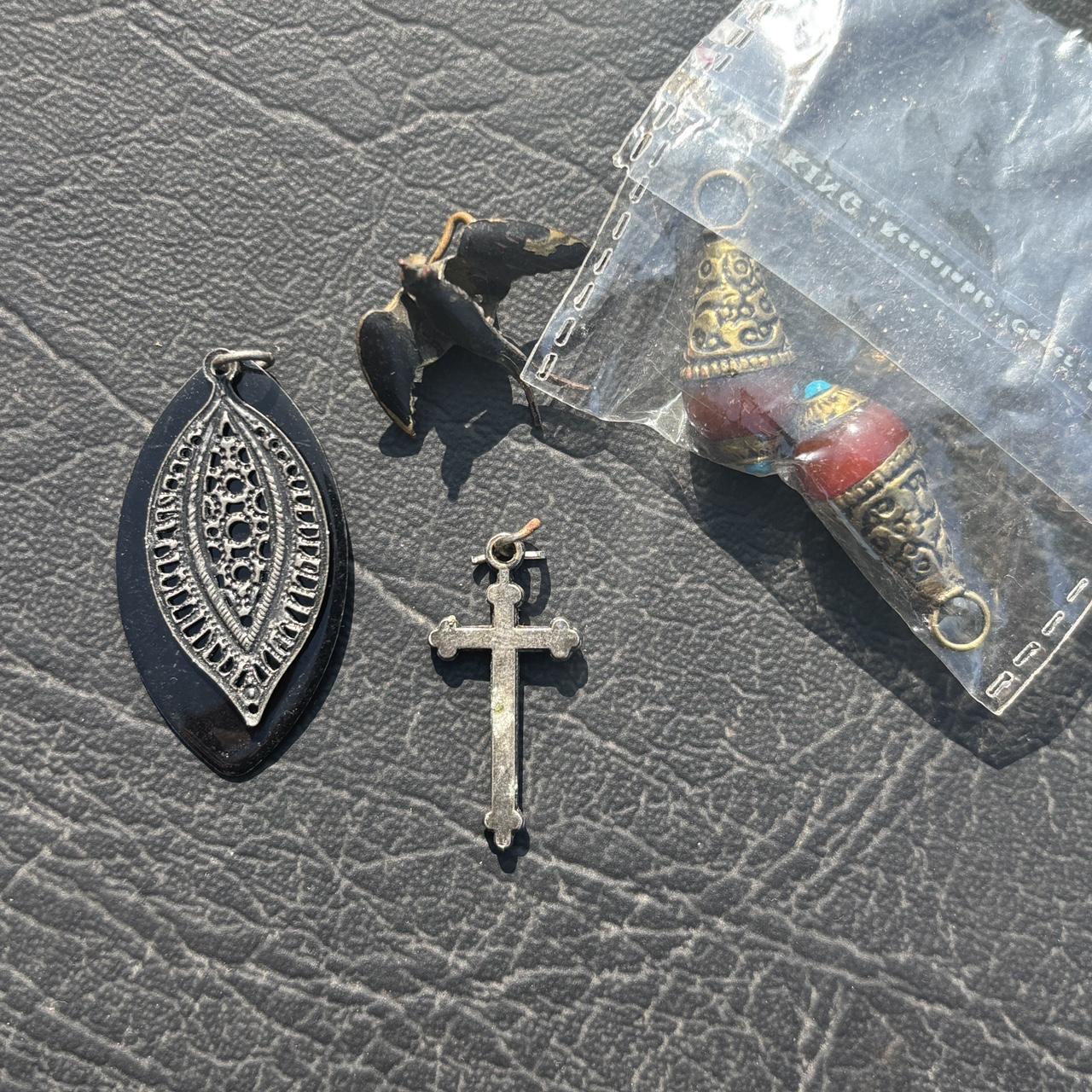 item listed by cayennesfinds