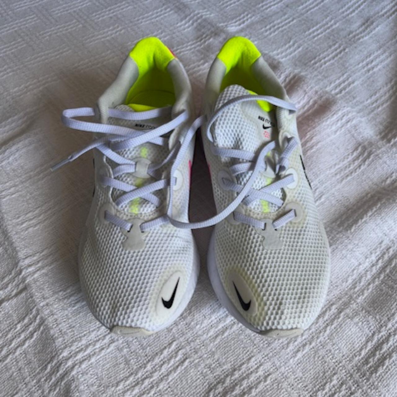 womans nike renew