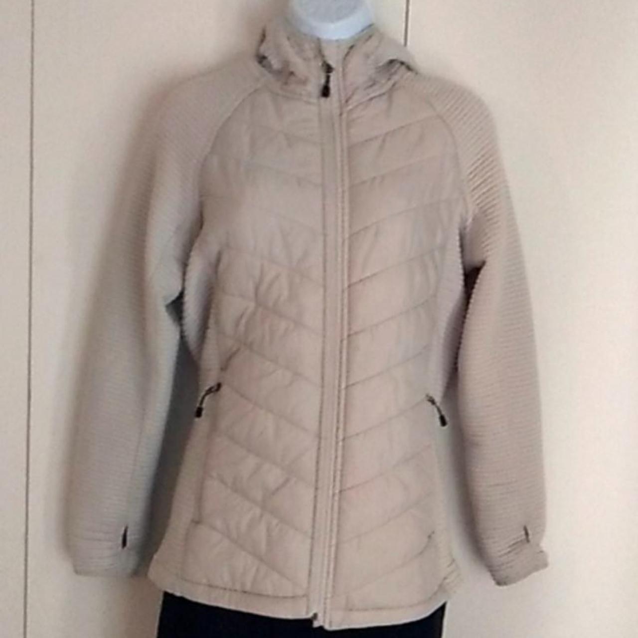 H&M women's puffer jacket size Medium, excellent... - Depop